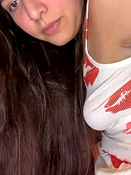 Snapshot of Cloeegoth chatting on 09-15-25, 12:43 Cloeegoth online show from 09-15-25, 12:43