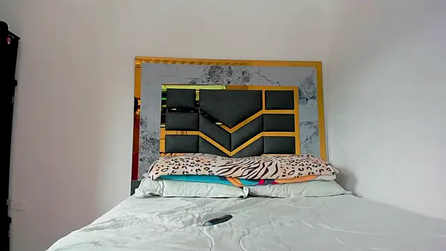 Snapshot of MattDevon chatting on 10-13-25, 07:14 MattDevon online show from 10-13-25, 07:14