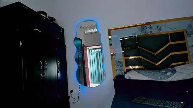 Snapshot of MattDevon chatting on 11-05-25, 09:15 MattDevon online show from 11-05-25, 09:15