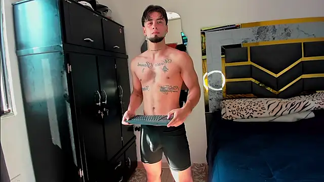 Snapshot of MattDevon chatting on 11-08-25, 07:34 MattDevon online show from 11-08-25, 07:34