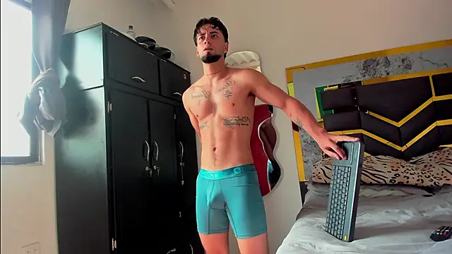 Snapshot of MattDevon chatting on 11-11-25, 06:41 MattDevon online show from 11-11-25, 06:41