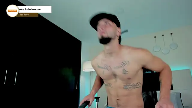 Snapshot of MattDevon chatting on 11-25-25, 03:50 MattDevon online show from 11-25-25, 03:50