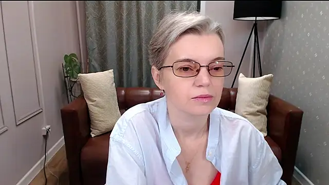 Cutie Erikaa1 online show from 10-31-25, 02:12