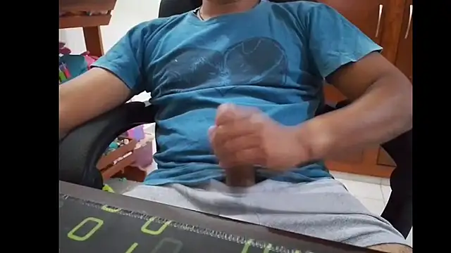 Snapshot of OlmecaSex chatting on 12-11-24, 10:38 OlmecaSex online show from 12-11-24, 10:38