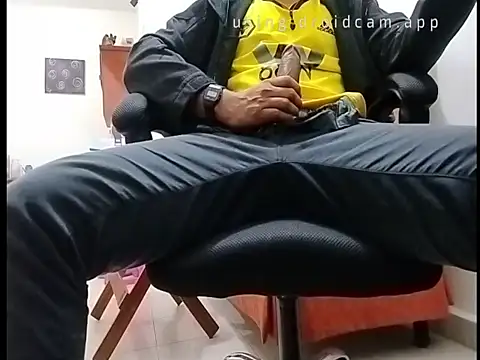 Snapshot of OlmecaSex chatting on 01-13-26, 10:42 OlmecaSex online show from 01-13-26, 10:42