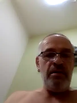 Snapshot of geilerschwanz64 chatting on 12-24-24, 01:38 geilerschwanz64 online show from 12-24-24, 01:38
