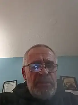 Snapshot of geilerschwanz64 chatting on 01-04-25, 06:30 geilerschwanz64 online show from 01-04-25, 06:30
