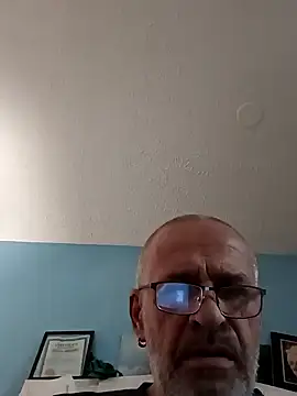 Snapshot of geilerschwanz64 chatting on 01-16-25, 04:28 geilerschwanz64 online show from 01-16-25, 04:28