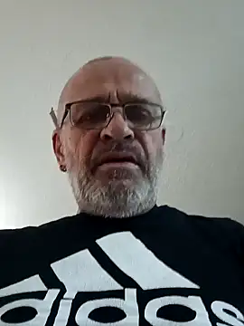 Snapshot of geilerschwanz64 chatting on 01-16-25, 09:19 geilerschwanz64 online show from 01-16-25, 09:19