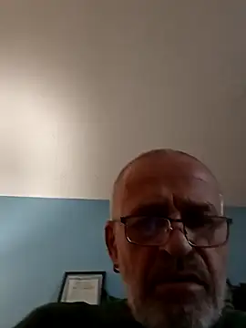 Snapshot of geilerschwanz64 chatting on 01-17-25, 08:02 geilerschwanz64 online show from 01-17-25, 08:02