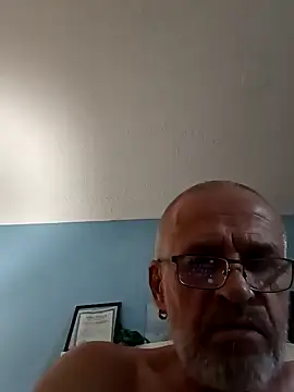 Snapshot of geilerschwanz64 chatting on 01-17-25, 11:18 geilerschwanz64 online show from 01-17-25, 11:18