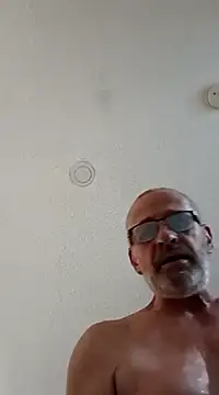 Snapshot of geilerschwanz64 chatting on 01-21-25, 11:34 geilerschwanz64 online show from 01-21-25, 11:34