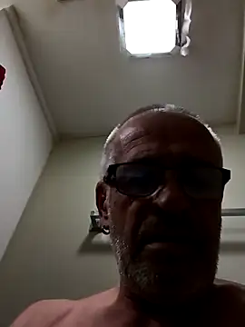 Snapshot of geilerschwanz64 chatting on 01-27-25, 03:26 geilerschwanz64 online show from 01-27-25, 03:26