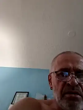 Snapshot of geilerschwanz64 chatting on 01-29-25, 05:45 geilerschwanz64 online show from 01-29-25, 05:45