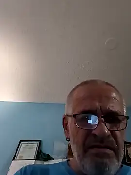 Snapshot of geilerschwanz64 chatting on 02-12-25, 02:03 geilerschwanz64 online show from 02-12-25, 02:03
