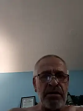 Snapshot of geilerschwanz64 chatting on 02-26-25, 07:38 geilerschwanz64 online show from 02-26-25, 07:38