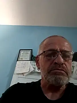 Snapshot of geilerschwanz64 chatting on 03-07-25, 10:35 geilerschwanz64 online show from 03-07-25, 10:35