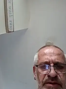 Snapshot of geilerschwanz64 chatting on 03-15-25, 04:21 geilerschwanz64 online show from 03-15-25, 04:21