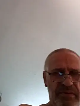 Snapshot of geilerschwanz64 chatting on 03-18-25, 03:53 geilerschwanz64 online show from 03-18-25, 03:53