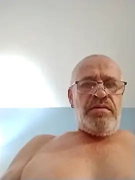 Snapshot of geilerschwanz64 chatting on 09-29-25, 11:31 geilerschwanz64 online show from 09-29-25, 11:31