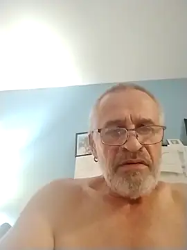 Snapshot of geilerschwanz64 chatting on 10-29-25, 01:41 geilerschwanz64 online show from 10-29-25, 01:41