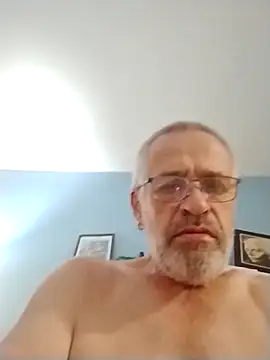 Snapshot of geilerschwanz64 chatting on 10-30-25, 11:33 geilerschwanz64 online show from 10-30-25, 11:33