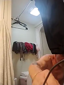 Snapshot of geilerschwanz64 chatting on 11-06-25, 06:36 geilerschwanz64 online show from 11-06-25, 06:36