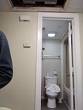 Snapshot of geilerschwanz64 chatting on 11-11-25, 03:34 geilerschwanz64 online show from 11-11-25, 03:34