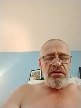 Snapshot of geilerschwanz64 chatting on 11-19-25, 05:02 geilerschwanz64 online show from 11-19-25, 05:02