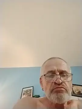 Snapshot of geilerschwanz64 chatting on 11-28-25, 02:47 geilerschwanz64 online show from 11-28-25, 02:47