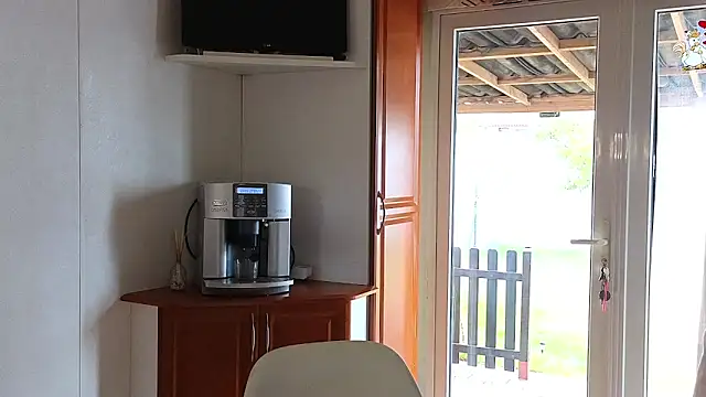 Miss Milka online show from 09-29-25, 10:53