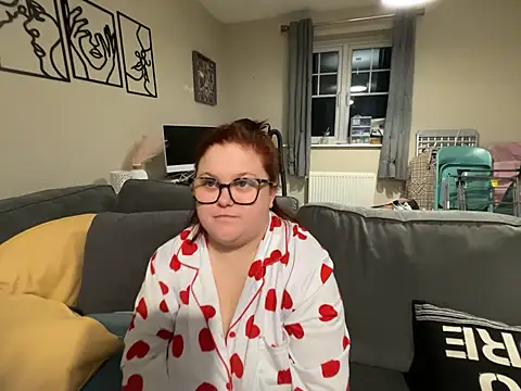 Snapshot of Tallulah-mae-xoxox chatting on 01-30-25, 06:43 Tallulah-mae-xoxox online show from 01-30-25, 06:43