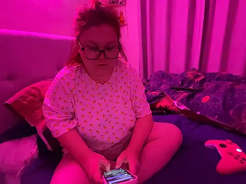 Snapshot of Tallulah-mae-xoxox chatting on 02-01-25, 07:02 Tallulah-mae-xoxox online show from 02-01-25, 07:02