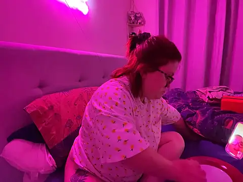Snapshot of Tallulah-mae-xoxox chatting on 02-01-25, 10:23 Tallulah-mae-xoxox online show from 02-01-25, 10:23