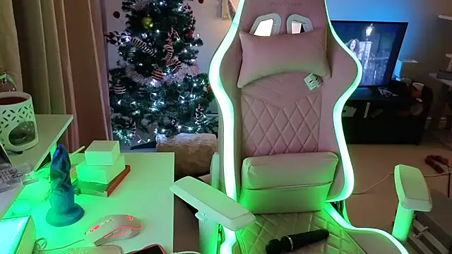 Tallulah-mae-xoxox online show from 11-24-25, 07:13