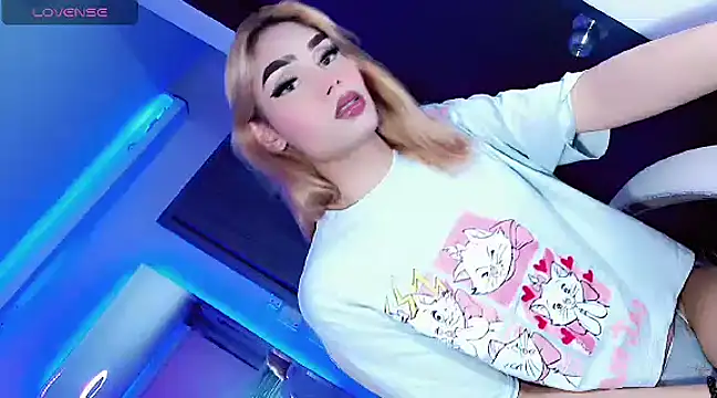 Hallyhott online show from 12-18-24, 05:59