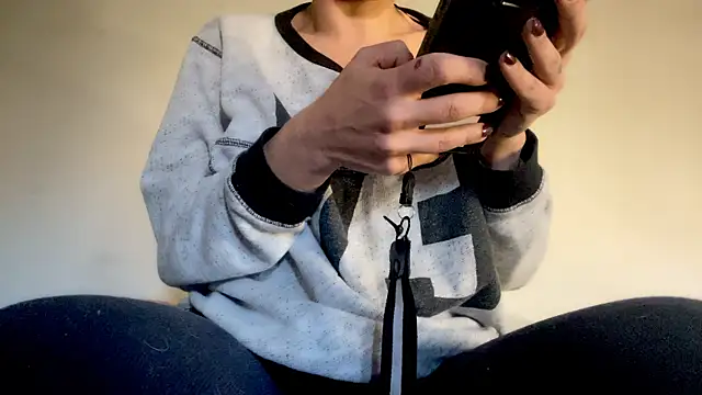 filipasantosx online show from 02-25-25, 05:47