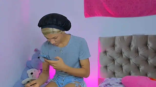 StassieBell online show from 03-05-25, 07:38