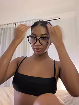 Snapshot of IamCrystal2 chatting on 01-13-26, 01:55 IamCrystal2 online show from 01-13-26, 01:55