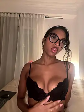 Snapshot of IamCrystal2 chatting on 01-19-26, 01:42 IamCrystal2 online show from 01-19-26, 01:42