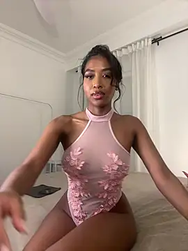 Snapshot of IamCrystal2 chatting on 02-17-26, 12:07 IamCrystal2 online show from 02-17-26, 12:07