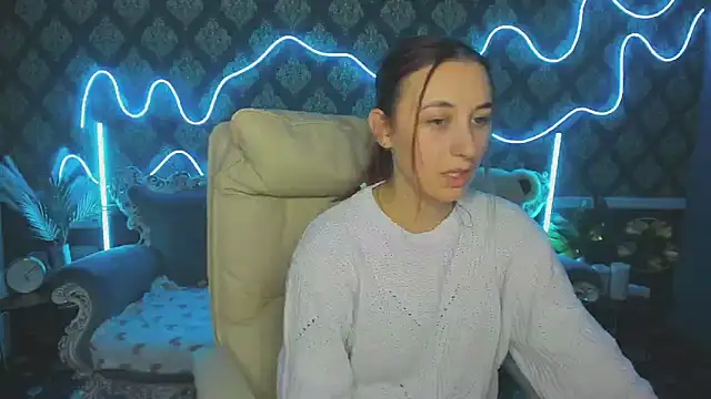 Roxy Rayy online show from 10-19-25, 01:34