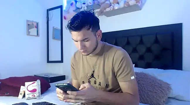 Latin Boy24 online show from 01-29-25, 04:30