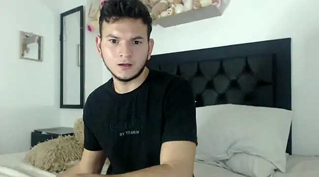 Latin Boy24 online show from 02-12-25, 04:44