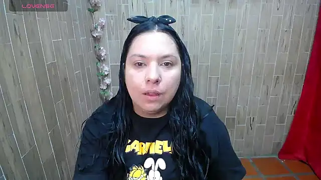 Snapshot of solyeria chatting on 11-18-25, 01:00 solyeria online show from 11-18-25, 01:00