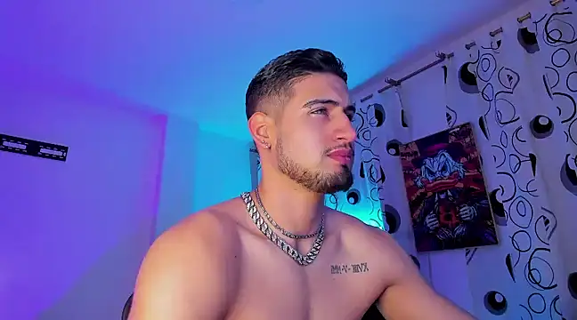 Giomar Reyes online show from 12-12-24, 03:21