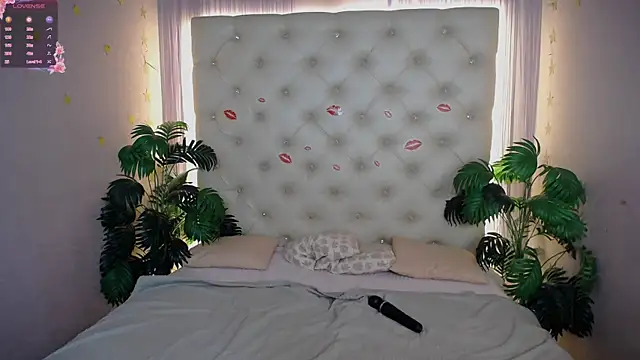 Lella Ryann  online show from 03-09-25, 06:43