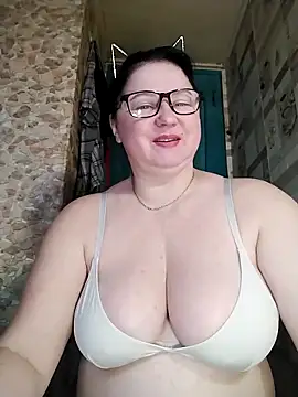 Snapshot of Holly-69 chatting on 03-04-26, 09:04 Holly-69 online show from 03-04-26, 09:04