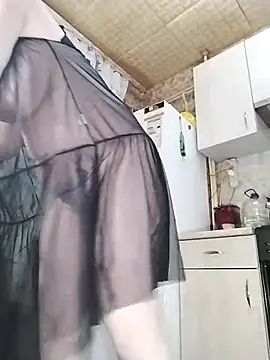 Snapshot of Holly-69 chatting on 03-13-26, 04:46 Holly-69 online show from 03-13-26, 04:46