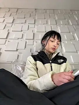 Annie LS online show from 01-08-25, 02:35